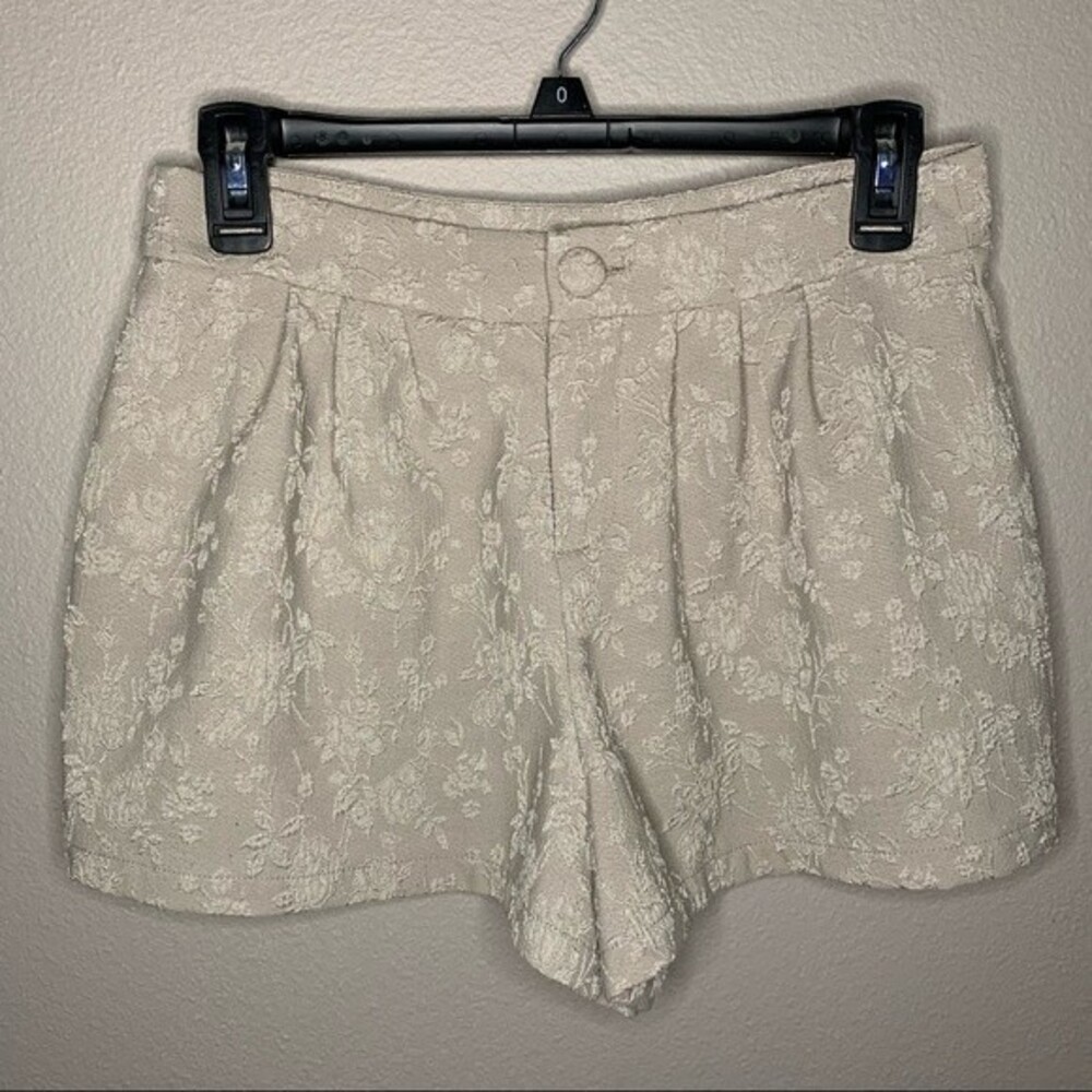 Free people neutral floral embroidered shorts women's size XS 2